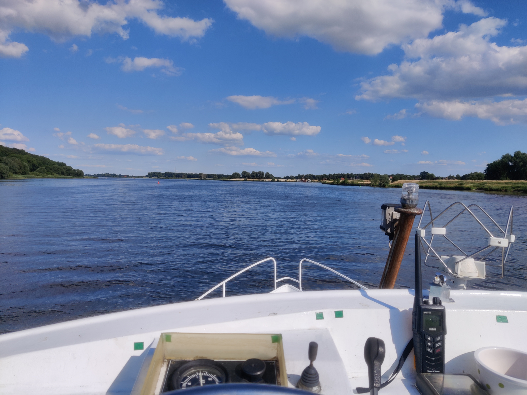 Mit dem Boot über die Elbe
